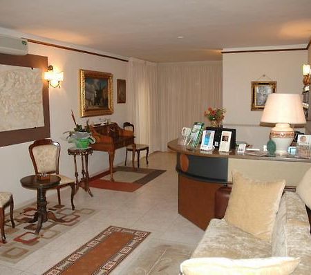 Hotel Canusium คาโนซา ดิ พูเจลีย ภายนอก รูปภาพ