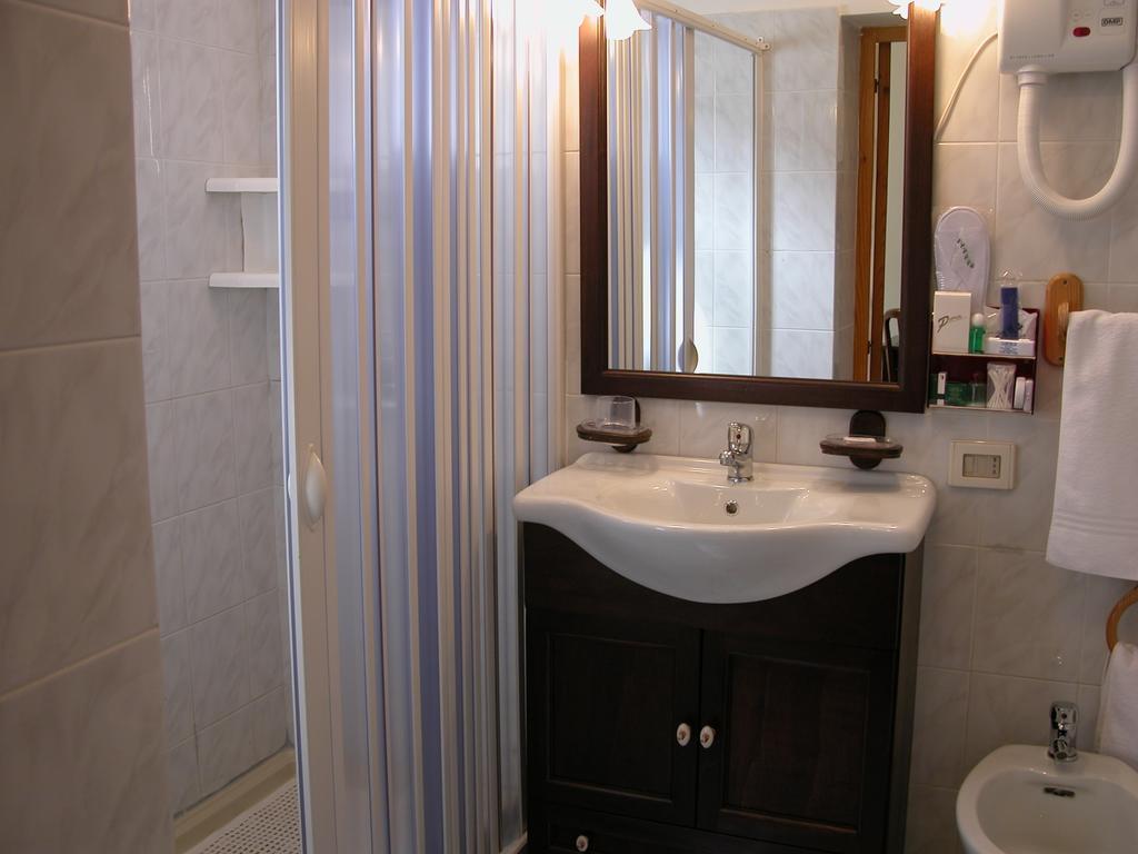 Hotel Canusium คาโนซา ดิ พูเจลีย ภายนอก รูปภาพ