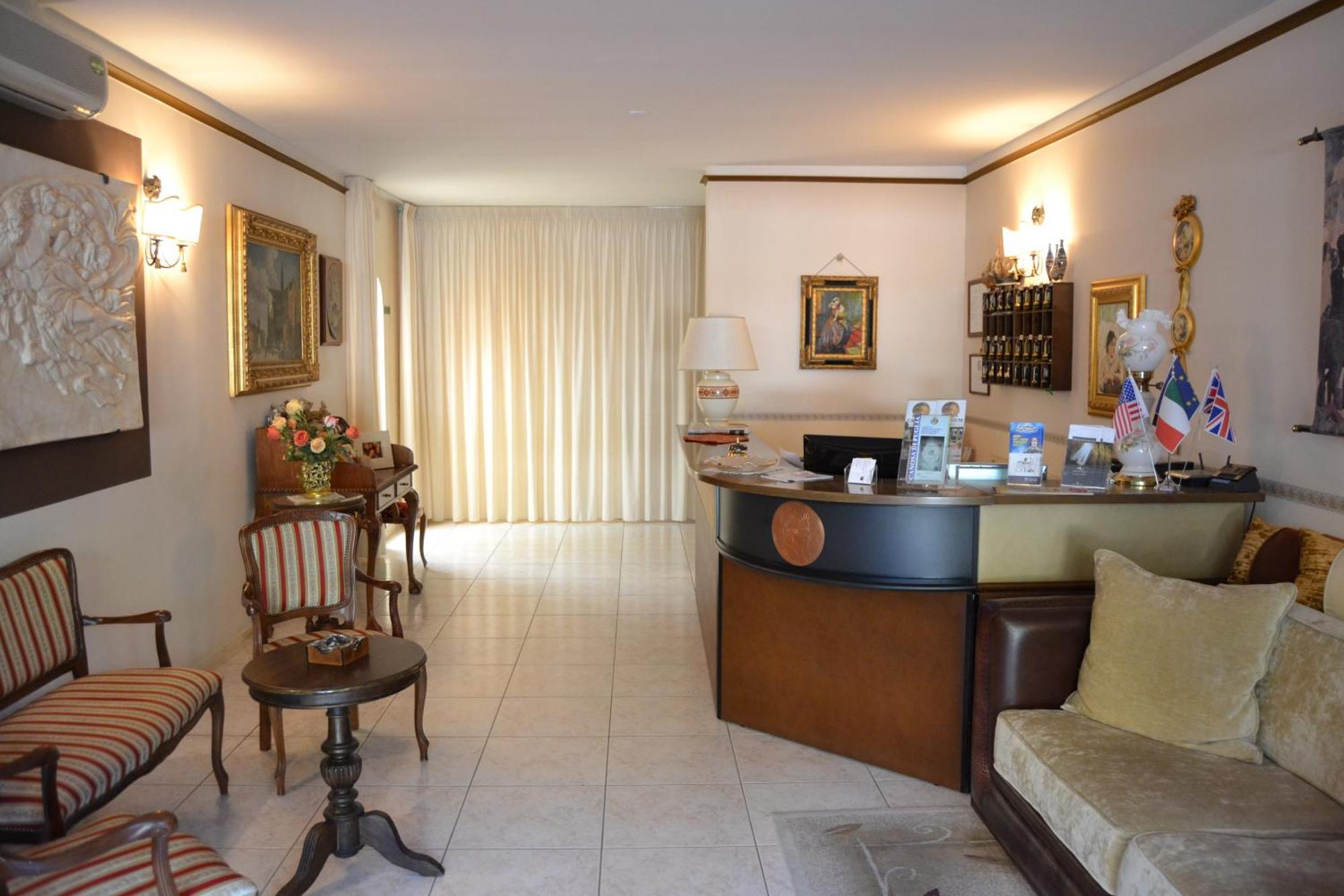 Hotel Canusium คาโนซา ดิ พูเจลีย ภายนอก รูปภาพ